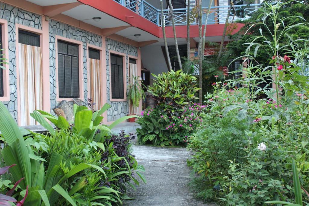 ホテル Kalpana G. House ポカラ エクステリア 写真
